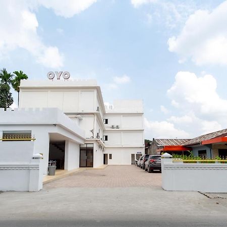Oyo2895帕朗基南公寓 棉兰 外观 照片